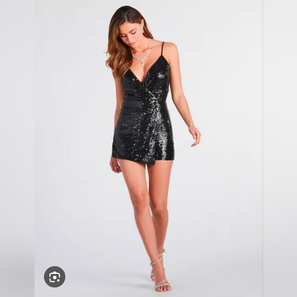 Winsor Spaghetti Adjustable Straps, Size M Black Party Romper